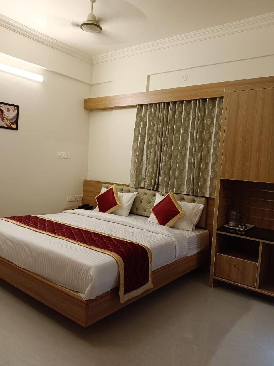 Krishna Inn Bangalore Exterior foto