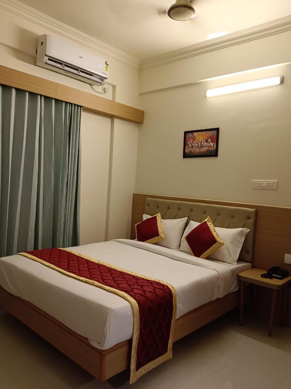 Krishna Inn Bangalore Exterior foto