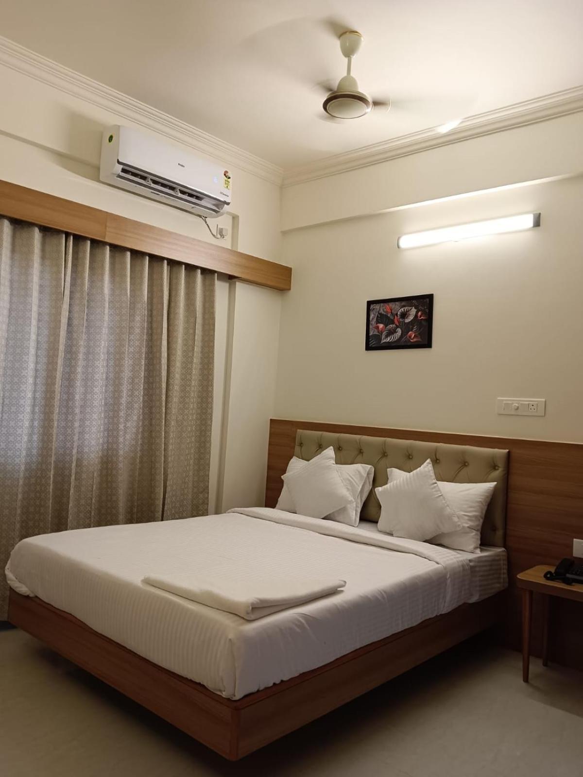 Krishna Inn Bangalore Exterior foto